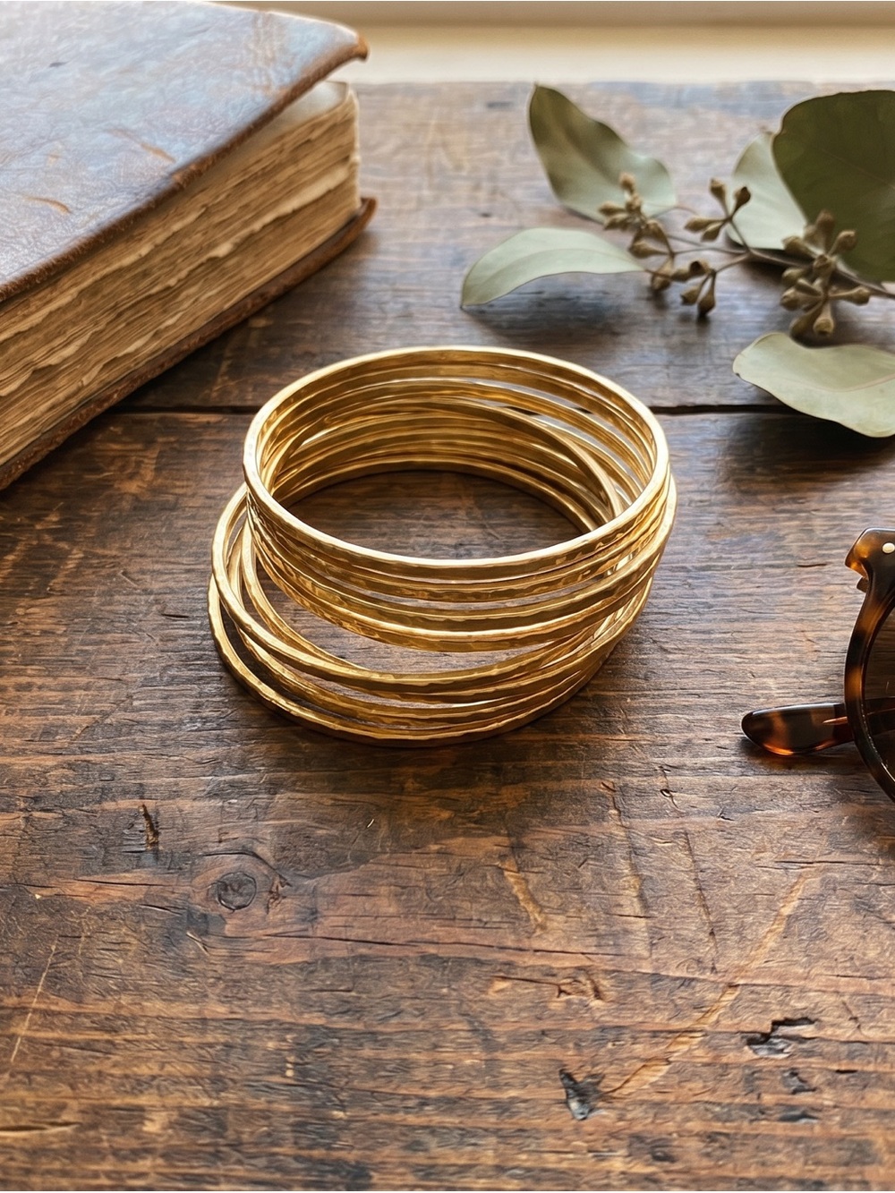 Premier Designs Gold Hammered Stackable Bangle Set - Picture 3 of 11